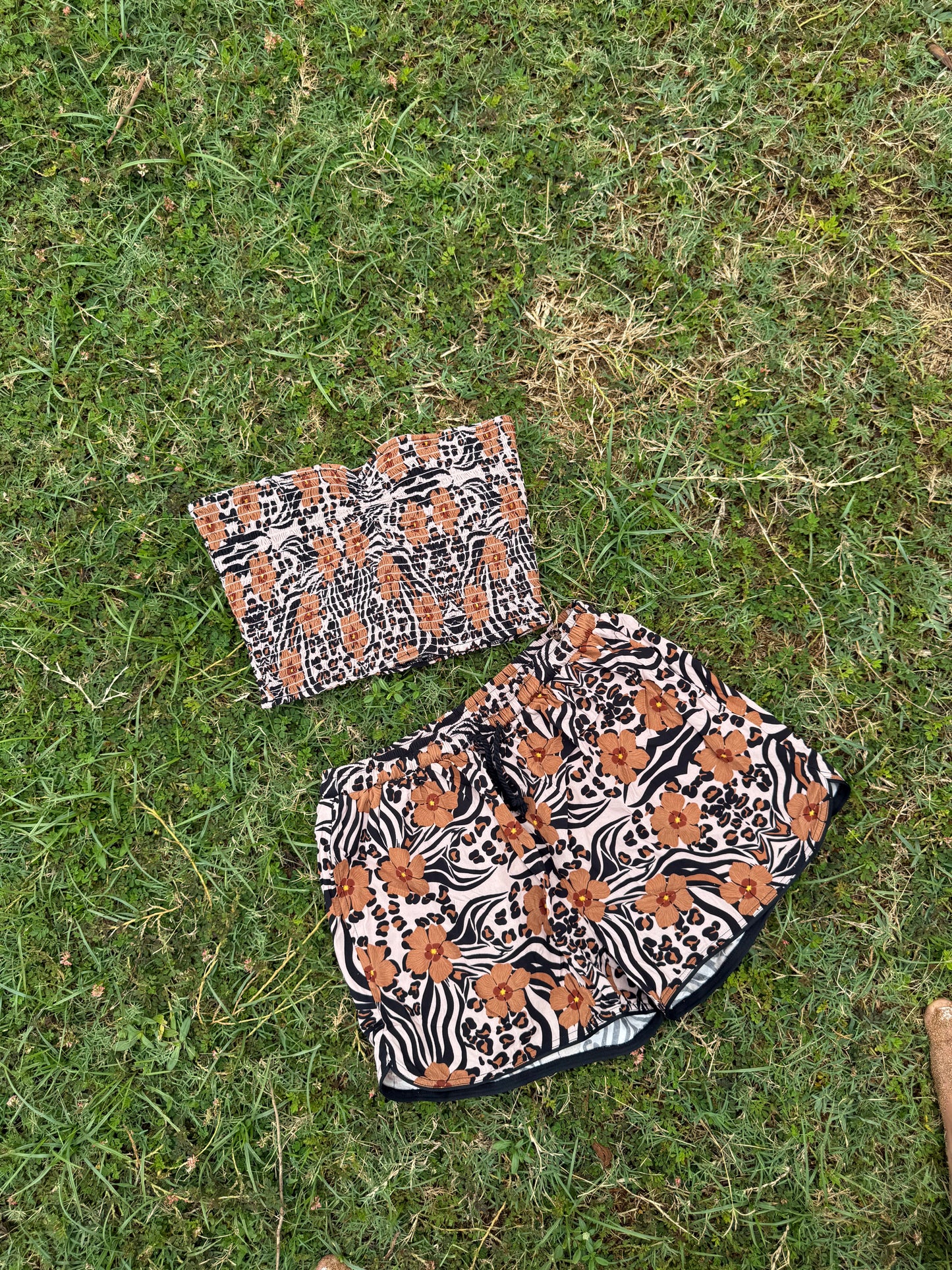 Kealia ladies wild hau beach shorts